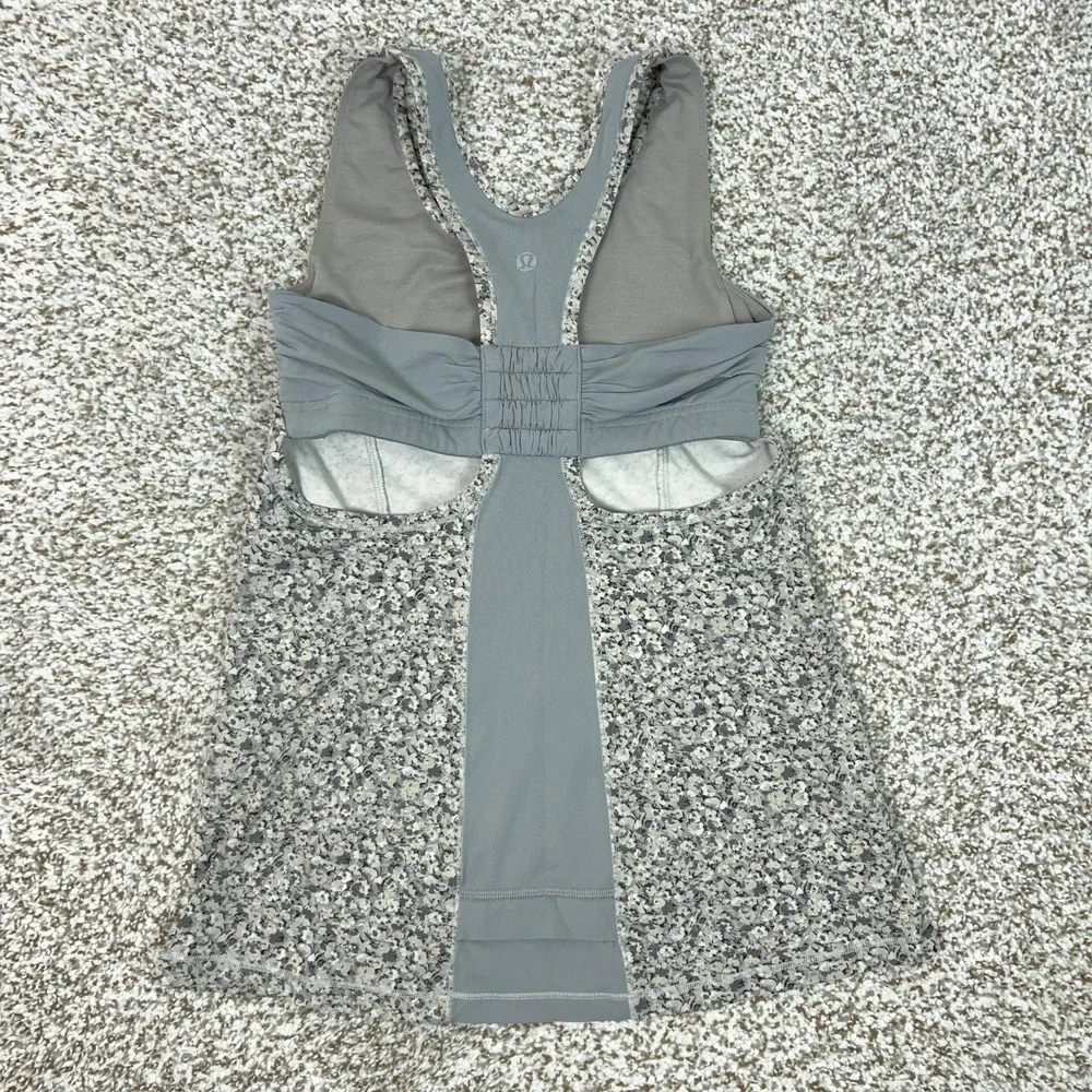 Lululemon‎ Tank Top Womens 4 Gray Floral V Neck Built In Bra Yoga Gym Workout